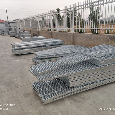 La inmersión caliente formada especial de la reja de acero galvanizó G325/30/100 modificado para requisitos particulares