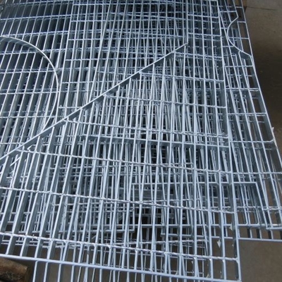 Reja de acero serrada antideslizante del metal que lleva la echada 30m m de la barra resistentes a la corrosión