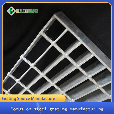 Placa de rejilla de acero galvanizada de la reja Q235 de la inmersión caliente para la plataforma de la estructura de acero de la fábrica de productos químicos