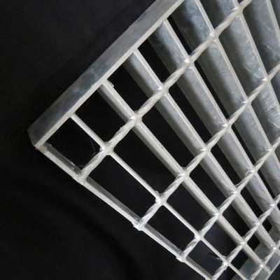 Pisadas de escalera de acero serradas antideslizantes de la rejilla resistentes a la corrosión