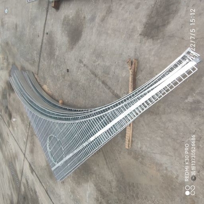 La reja galvanizada del metal del acero de carbono de la inmersión caliente modificó especial para requisitos particulares formado