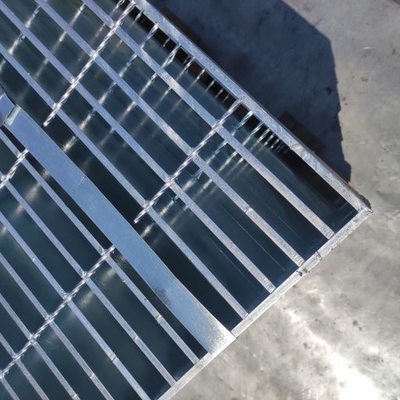 Reja de acero del metal del carbono Q235 que lleva la echada 30m m de la barra