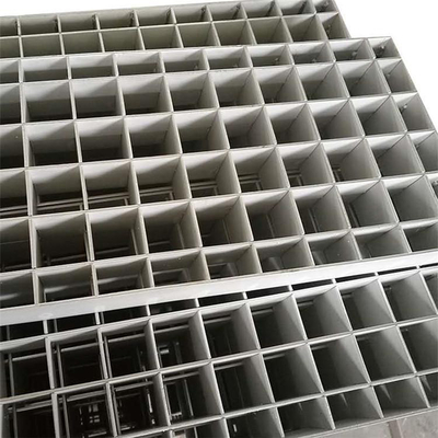 Tapadera de rejilla de acero galvanizada resistente a la corrosión del metal para la calzada del dren