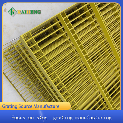 Reja de inmersión plástica del acero de carbono de la rejilla de la parrilla del metal amarillo para el cercado de la casa de pollo
