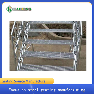 Las barras que llevan de la escalera 60m m de las pisadas de escalera de la reja de la barra de metal soldado con autógena T1 echan